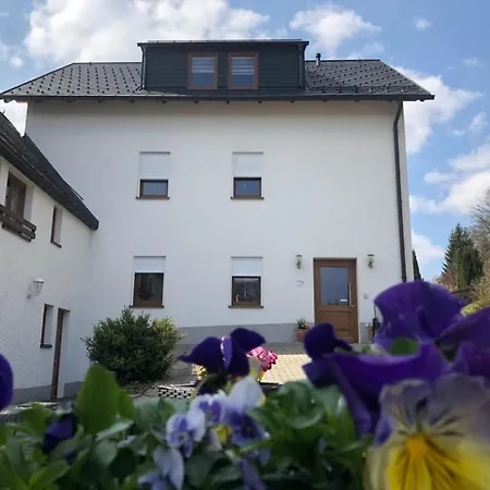 Seniorenfreundliche Und Barrierefreie Erdgeschosswohnung Mit Hohem Komfort Fuer Drei Personen