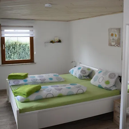 Apartment Seniorenfreundliche Und Barrierefreie Erdgeschosswohnung Mit Hohem Komfort Fuer Drei Personen *